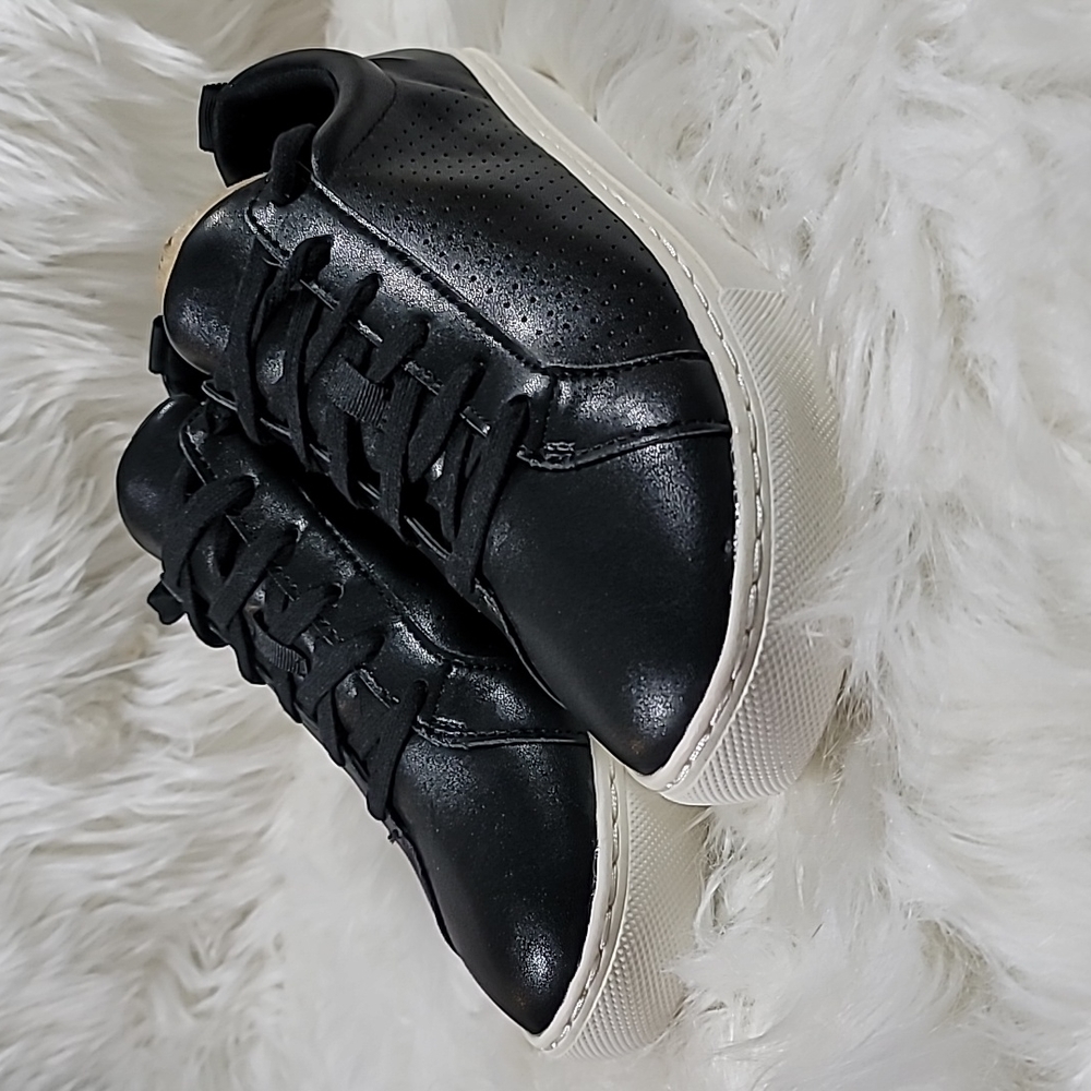 Dr. Scholl's Black and White Sneakers